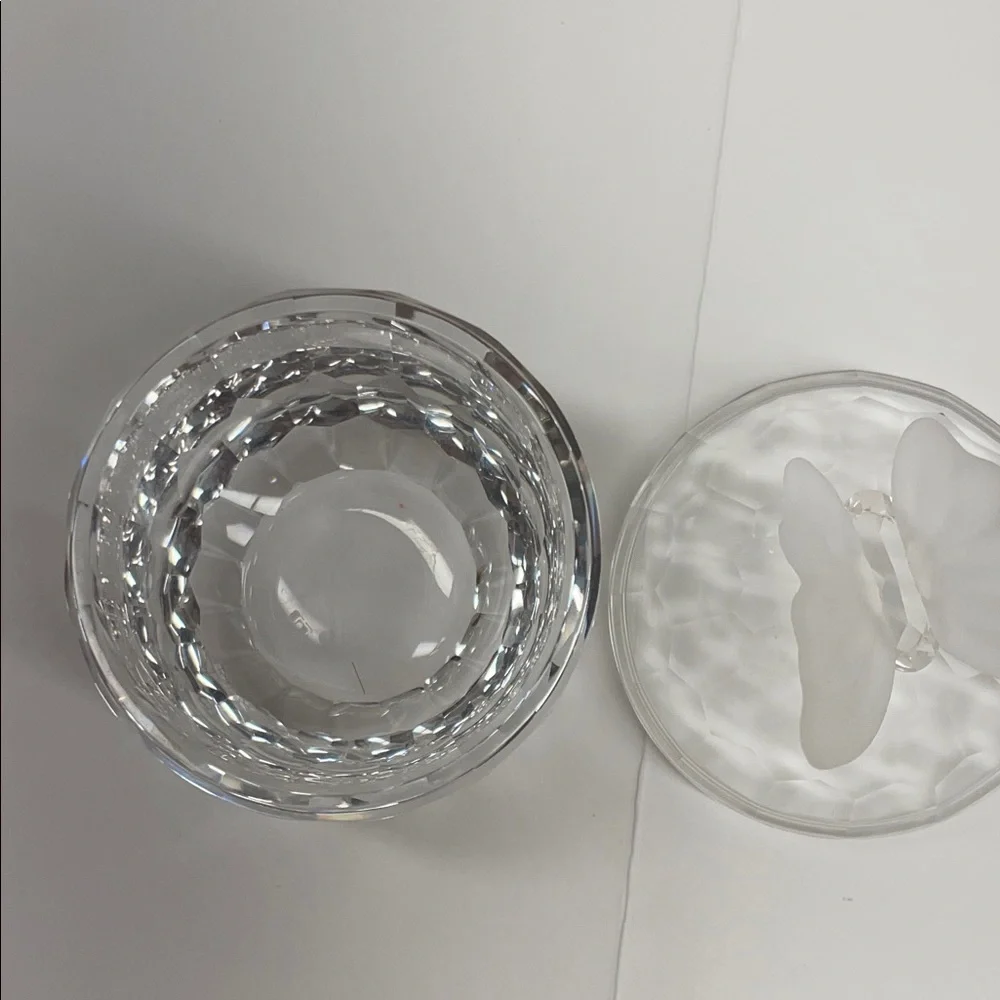 Swarovski Faceted Crystal Trinket Box with Butterfly Lid - Picture 3 of 4